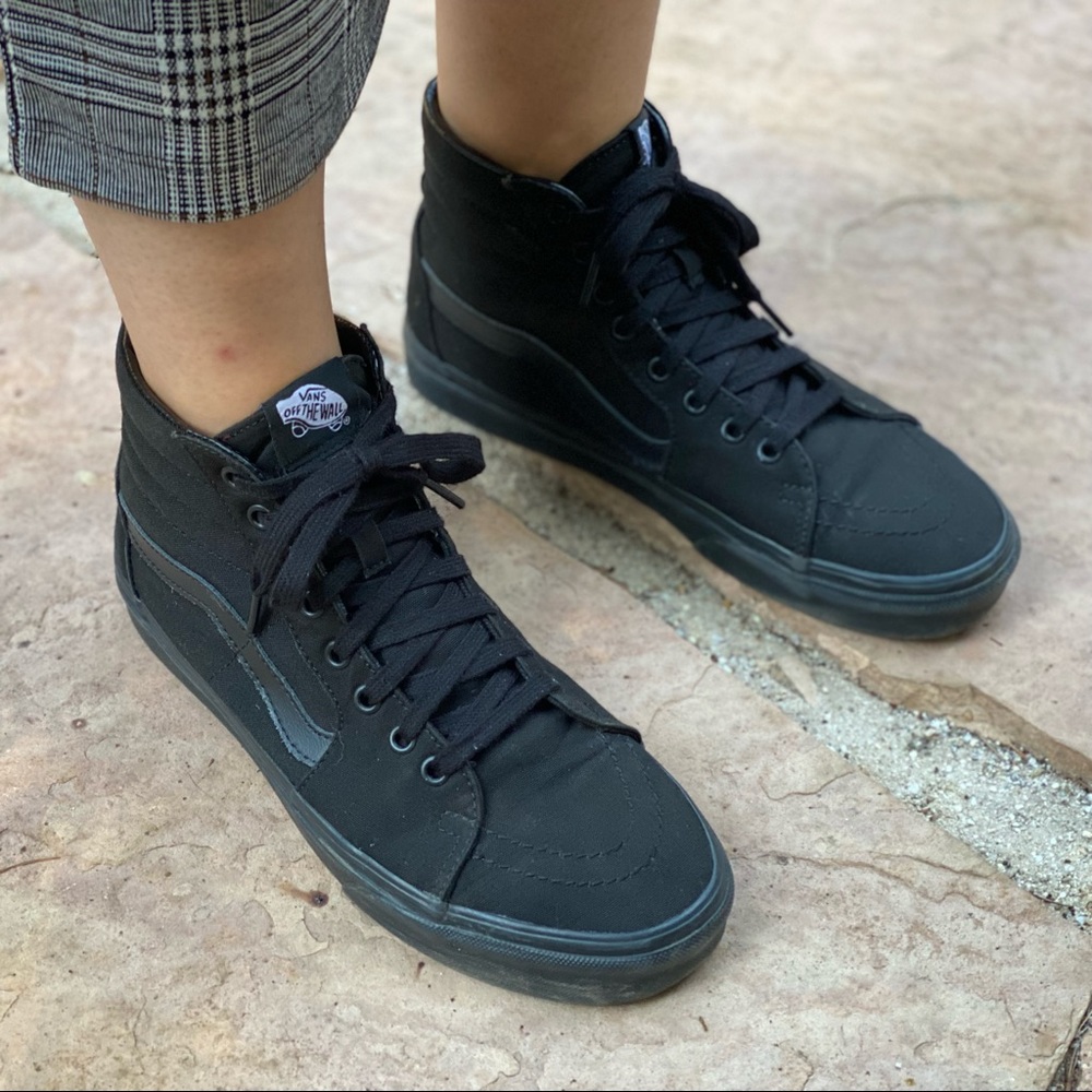 SK8-Hi all black Vans high tops